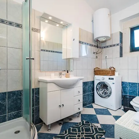 度假居 Croatian Stone Gem