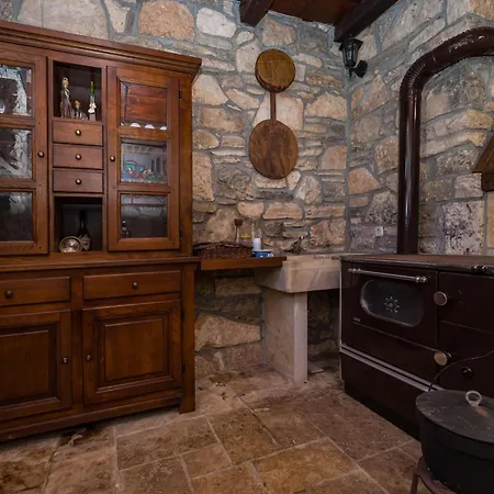 度假居 Croatian Stone Gem