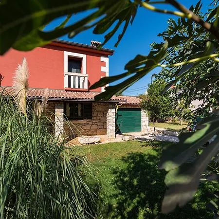 Croatian Stone Gem Поседарье