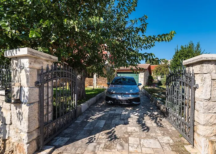 Croatian Stone Gem Ferienhaus *
