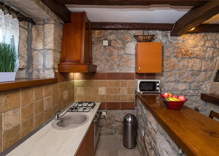 Croatian Stone Gem Поседарье