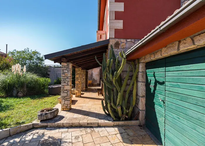 Croatian Stone Gem * Поседарье