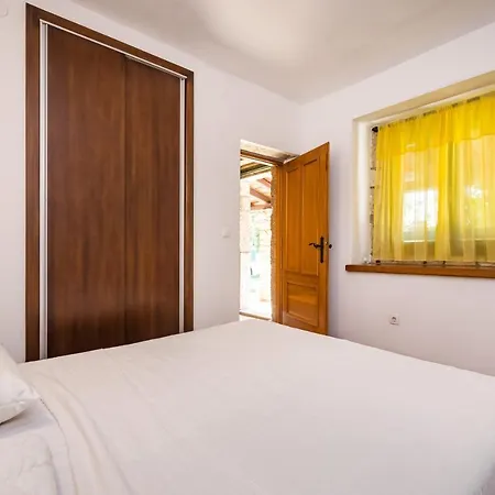 Croatian Stone Gem Vakantiehuis *