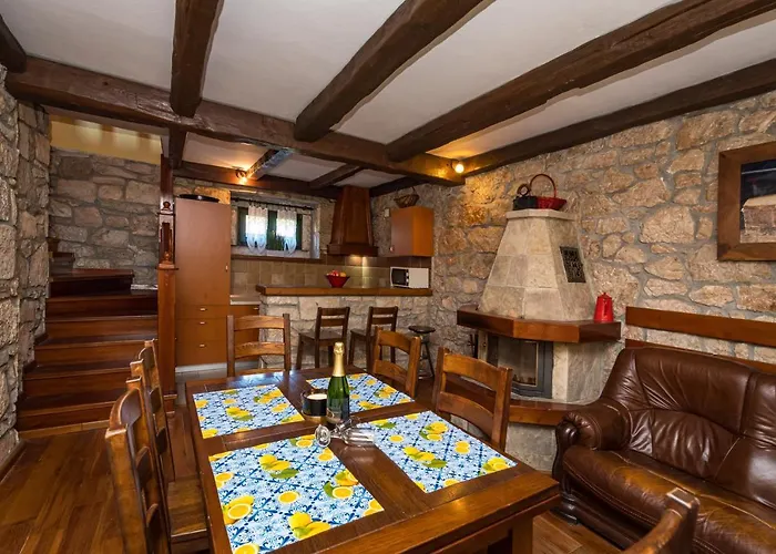 Vikendica Croatian Stone Gem Posedarje