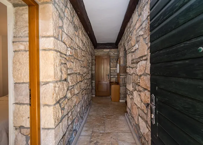 Vikendica Croatian Stone Gem Posedarje